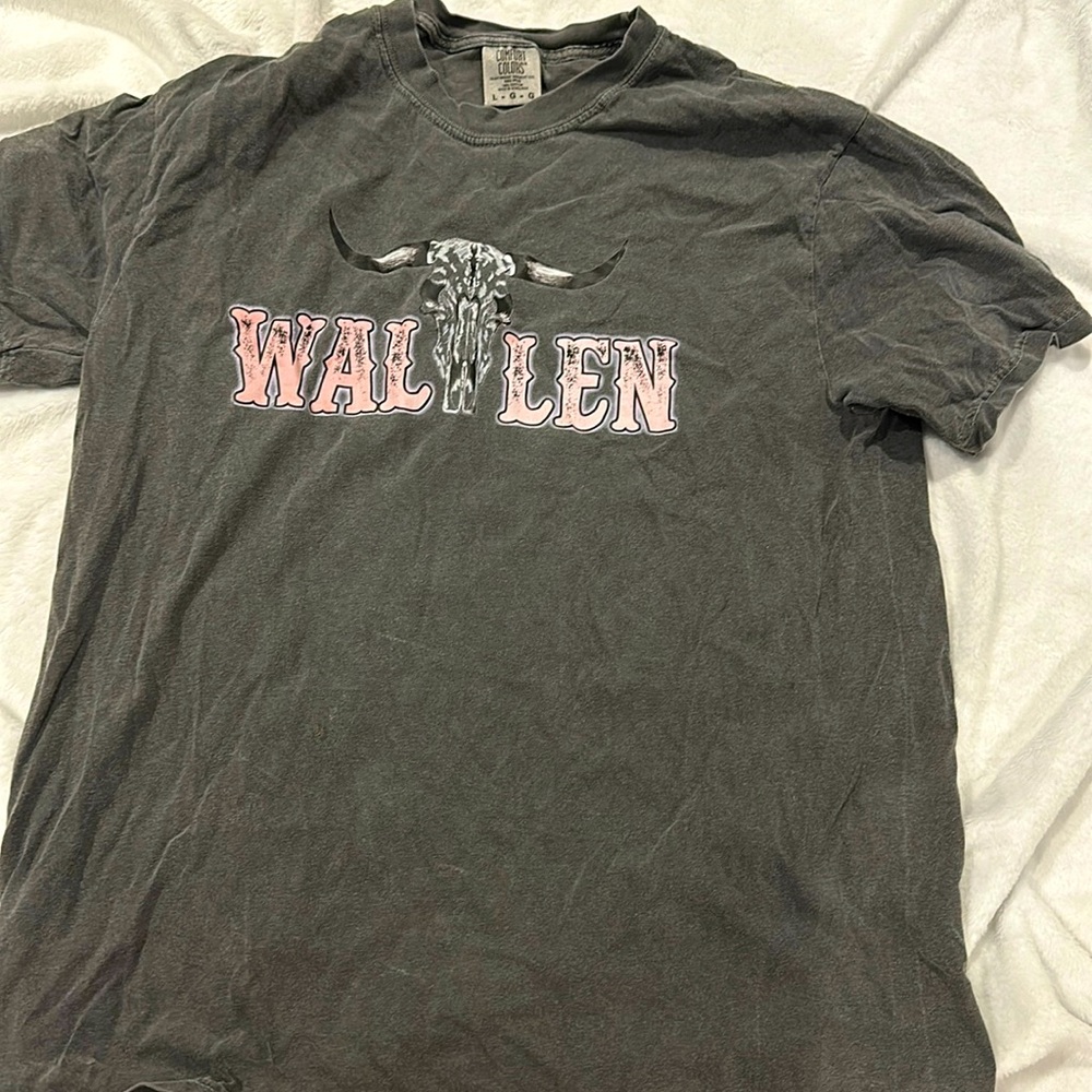 Morgan Wallen tshirt.